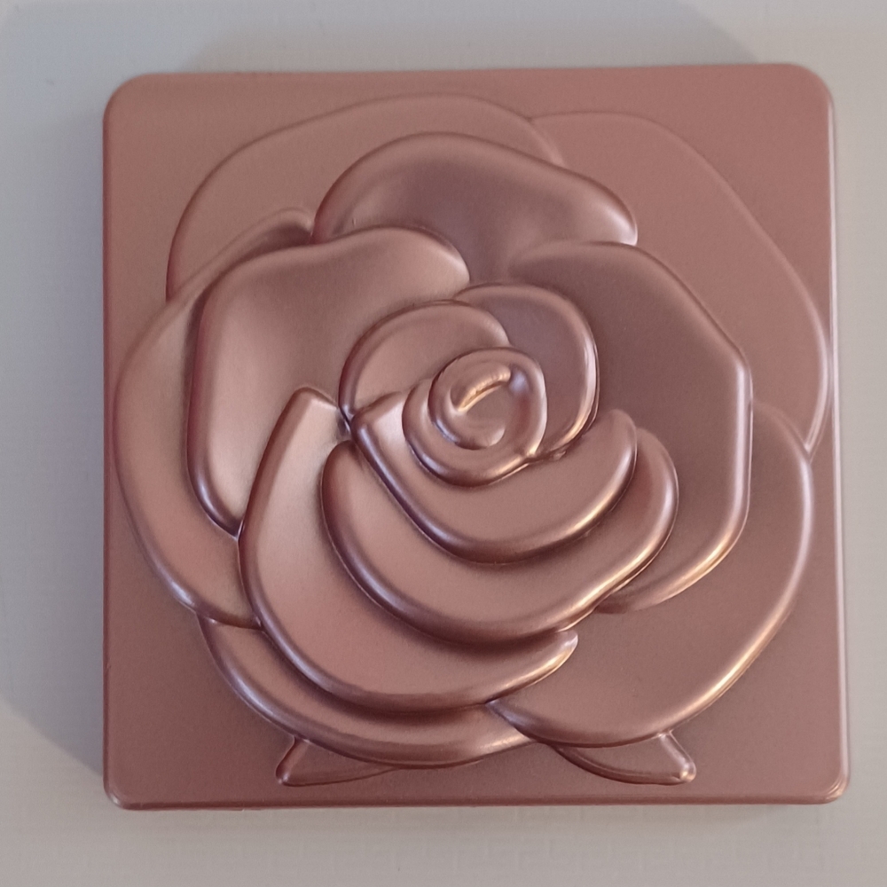 Rose Embossed Compact Case - Picture 1 of 3